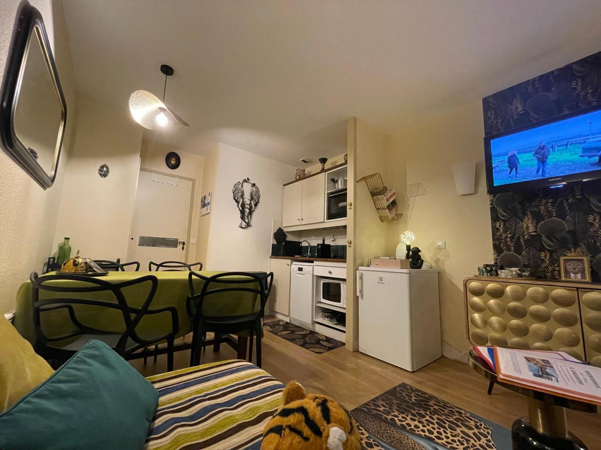 Apartamento *A Setting Between Dordogne And Swimming Pool* Argentat Exterior foto